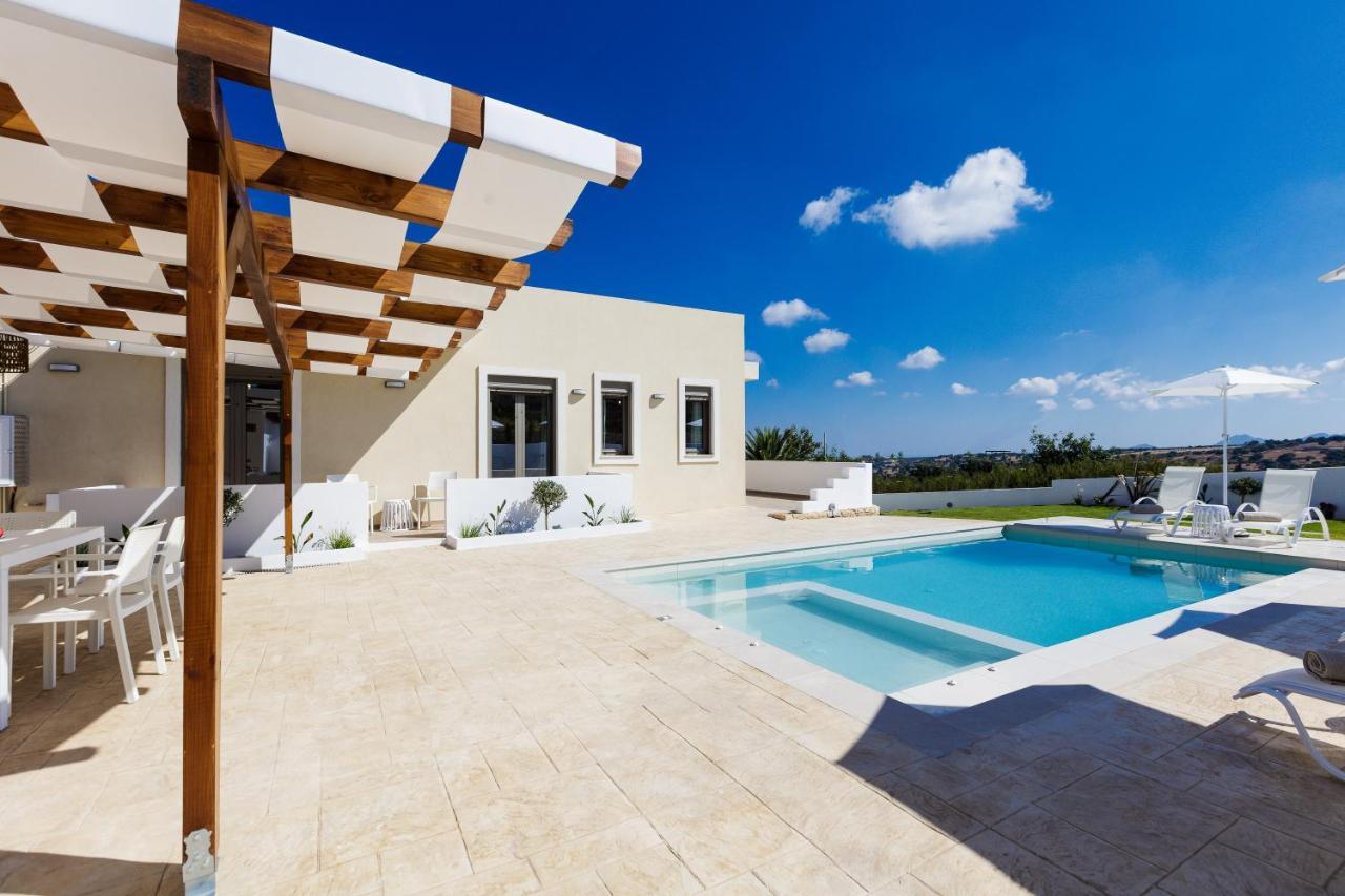 Aerin Villa, A Sublime Sanctuary, By Thinkvilla Roupai Eksteriør bilde